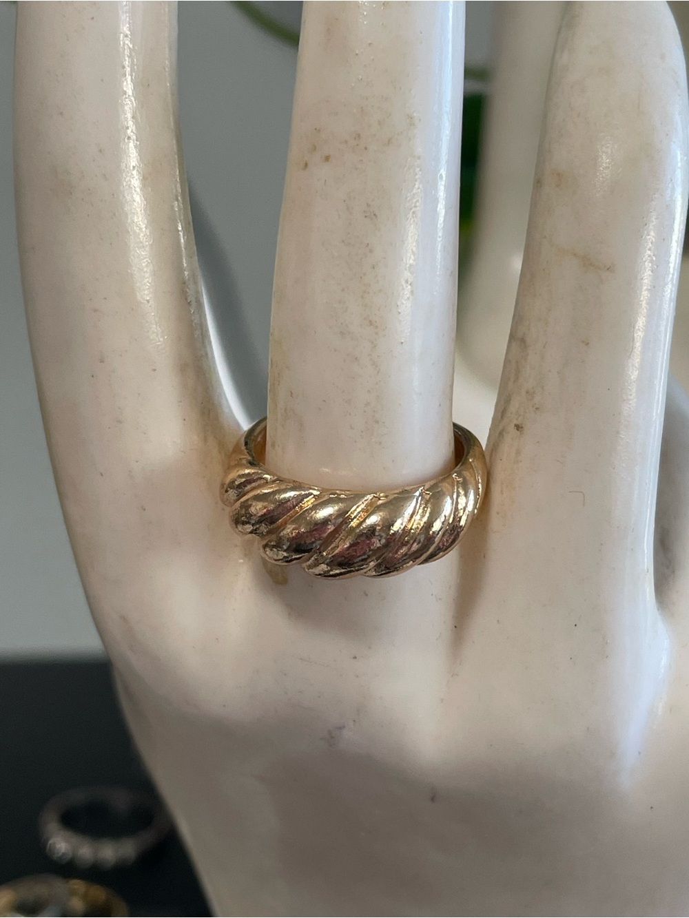 Classic Twisted Band Gold Ring - Women's Jewelry